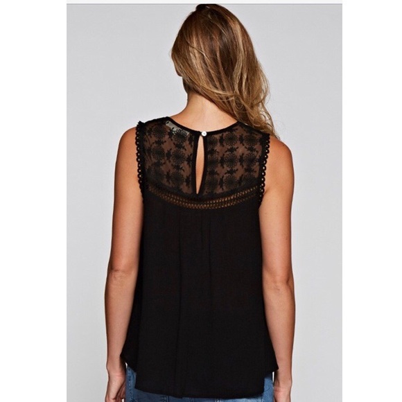 Last 1! ๐HP๐ Sleeveless Black Top - Picture 5 of 6